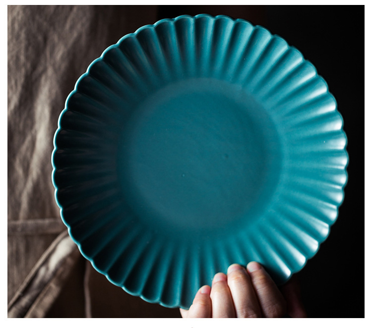 Round Creative Nordic Matte Chrysanthemum Plate Restaurant Ceramic Tableware Custom Household